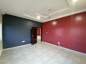 3bdrm Apartment in School Junction for rent