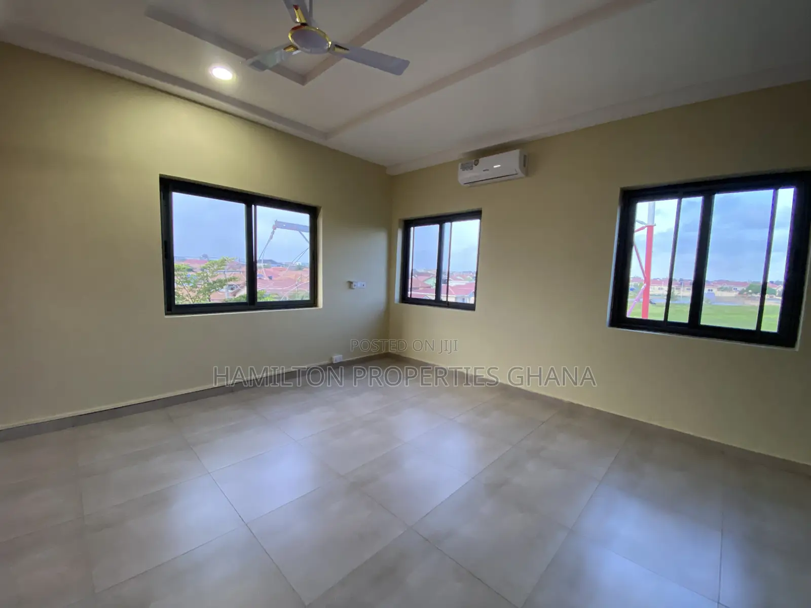 3bdrm Apartment in School Junction for rent