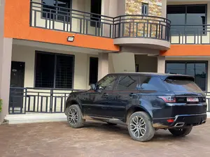 3bdrm Apartment in School Junction for rent