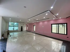 6bdrm Mansion in East Legon, Boundary Road Area for sale