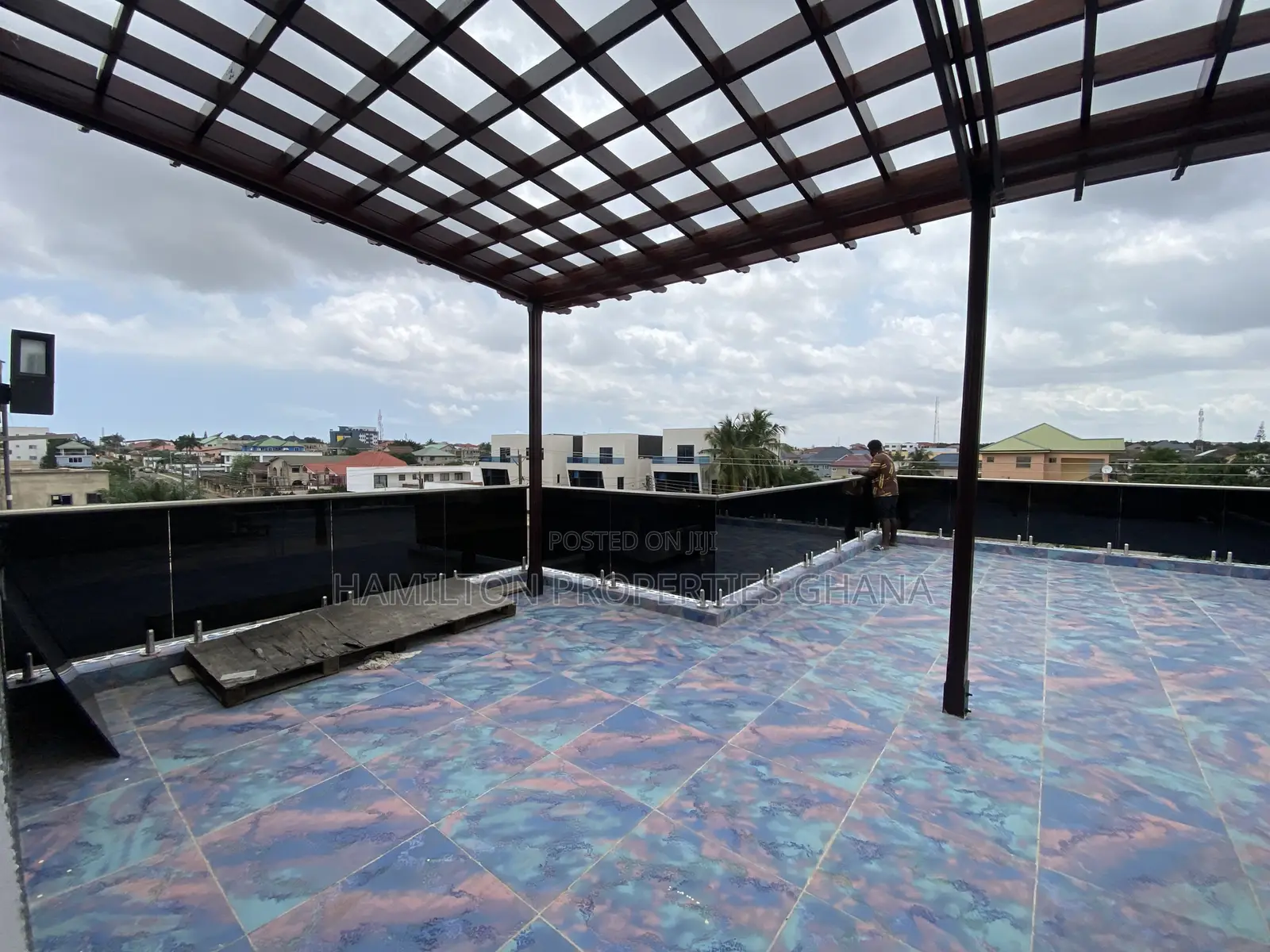 6bdrm Mansion in East Legon, Boundary Road Area for sale