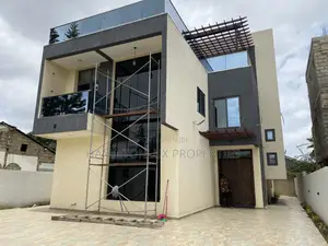 6bdrm Mansion in East Legon, Boundary Road Area for sale