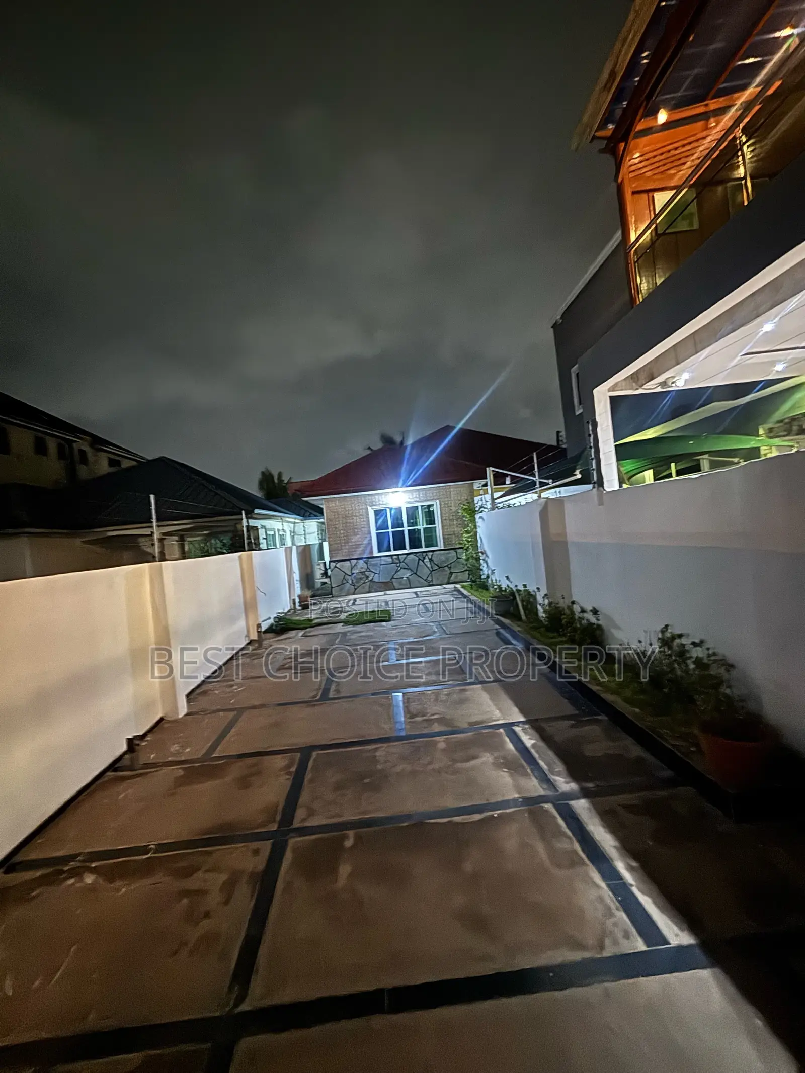 3bdrm Apartment in Lakeside Estate for rent