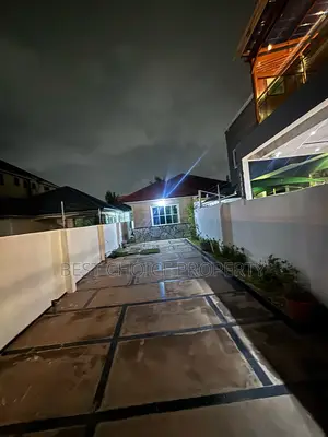 3bdrm Apartment in Lakeside Estate for rent