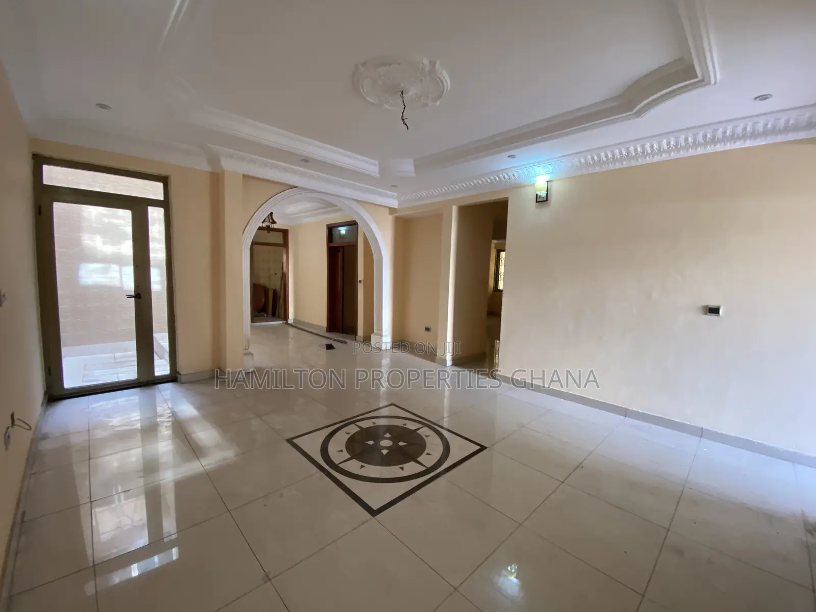 3bdrm Apartment in Papas Pizza, East Legon for rent