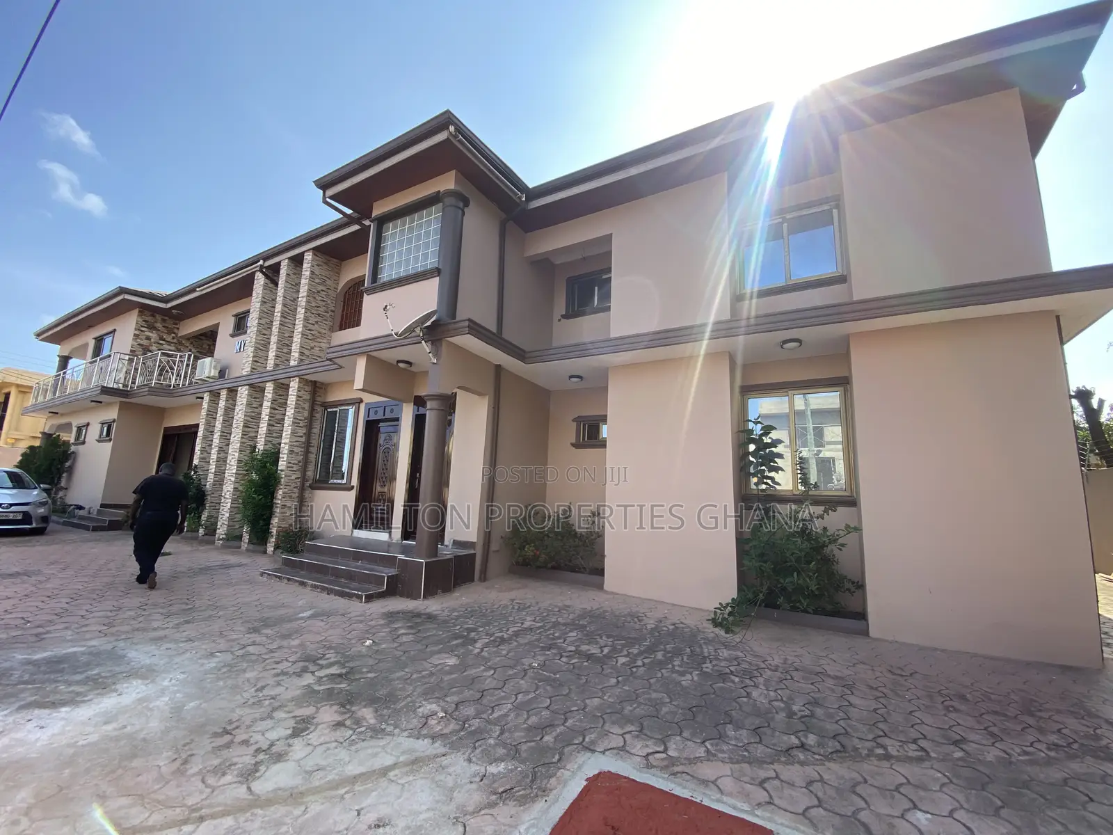 3bdrm Apartment in Papas Pizza, East Legon for rent
