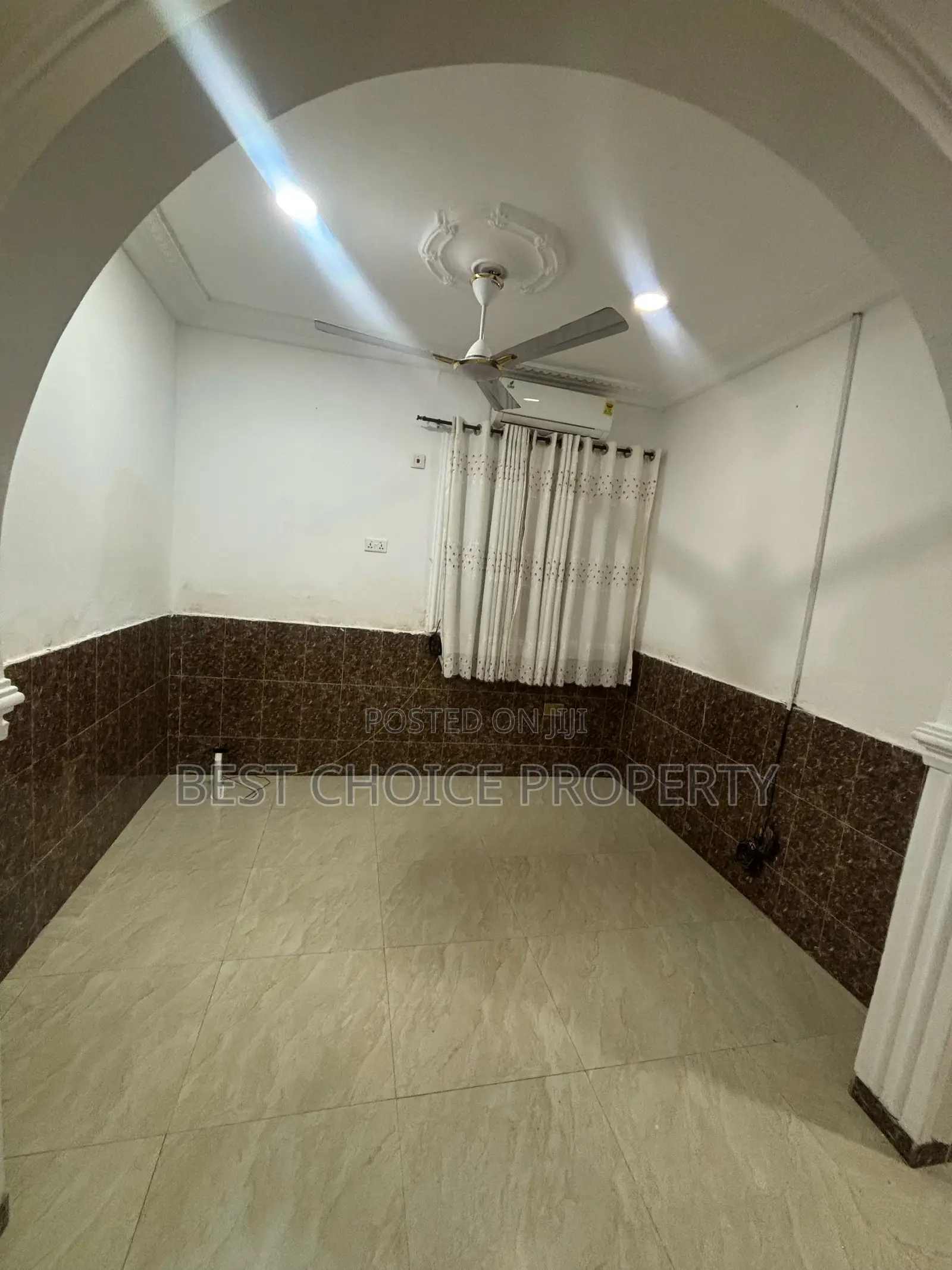 3bdrm Apartment in Lakeside Estate for rent
