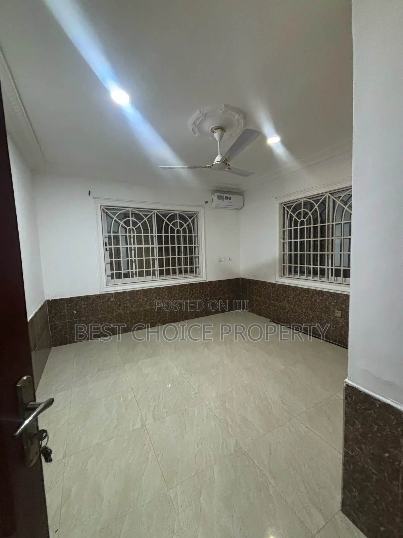 3bdrm Apartment in Lakeside Estate for rent