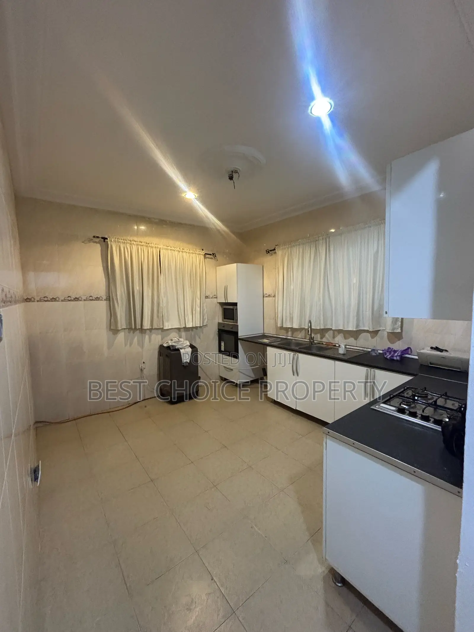 3bdrm Apartment in Lakeside Estate for rent