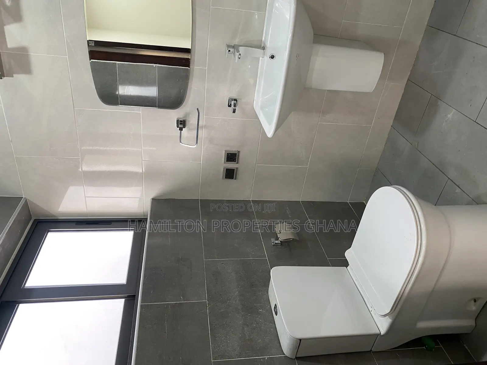 2 Storey 6 Bedroom Office Complex East Legon