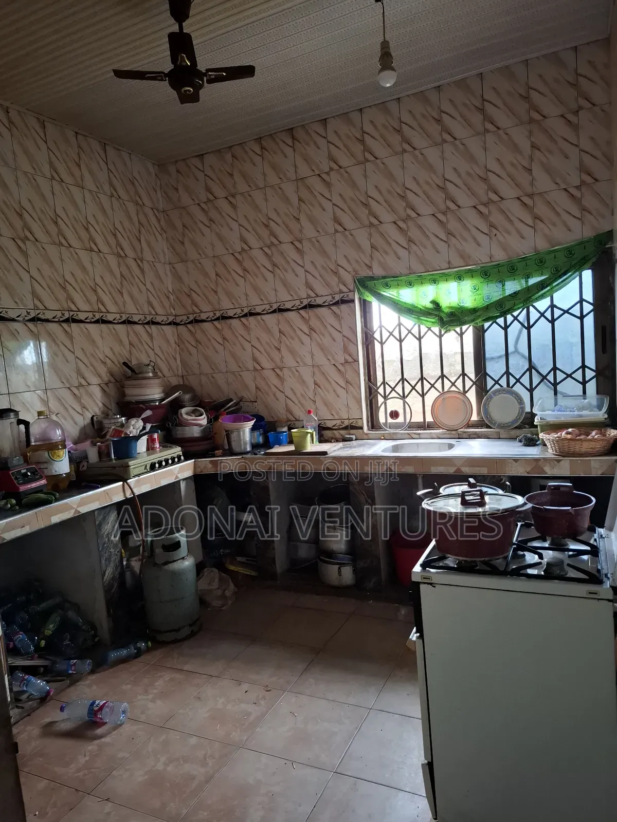 5bdrm House in Atasomanso, Kumasi Metropolitan for sale