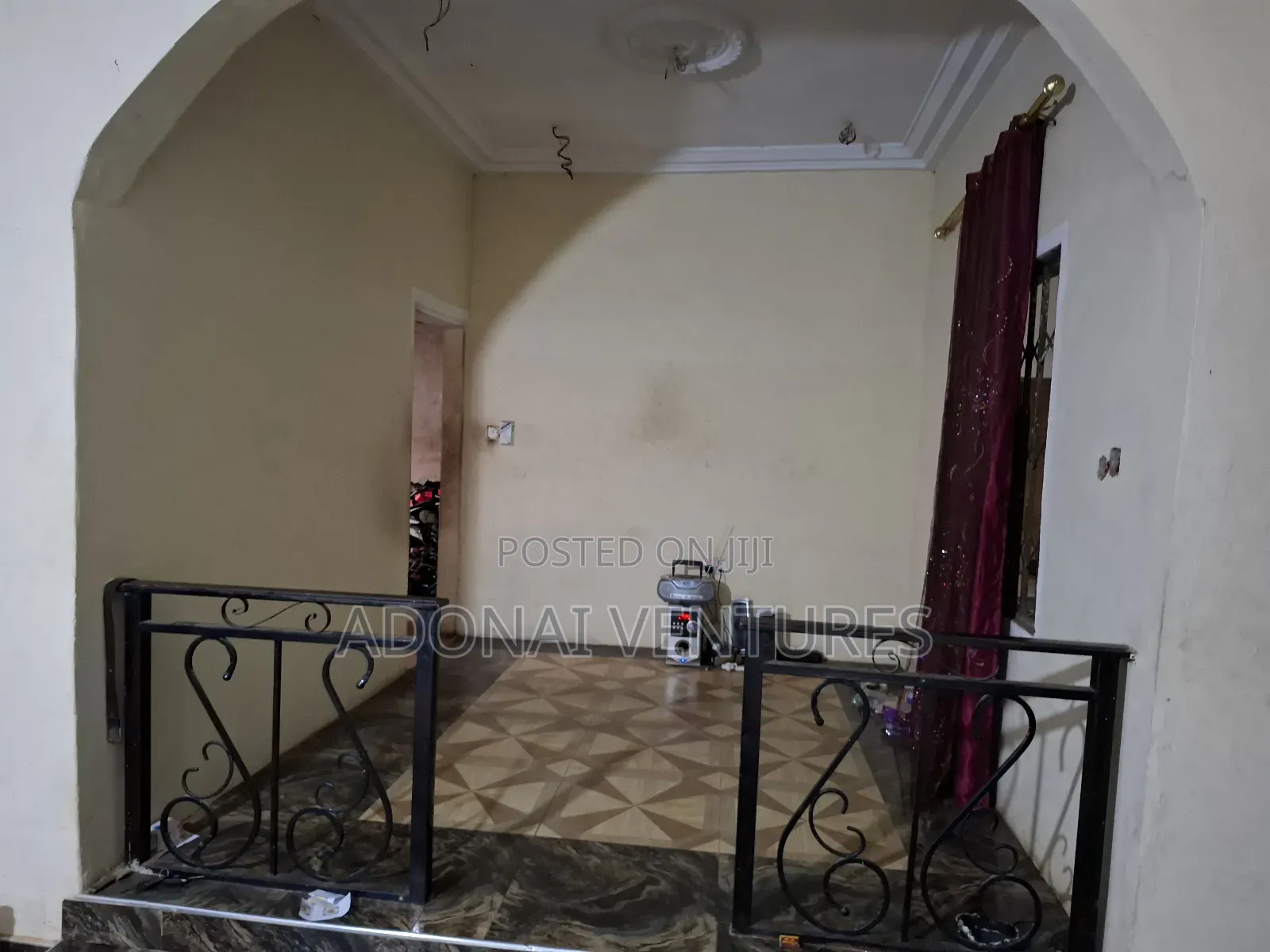 5bdrm House in Atasomanso, Kumasi Metropolitan for sale