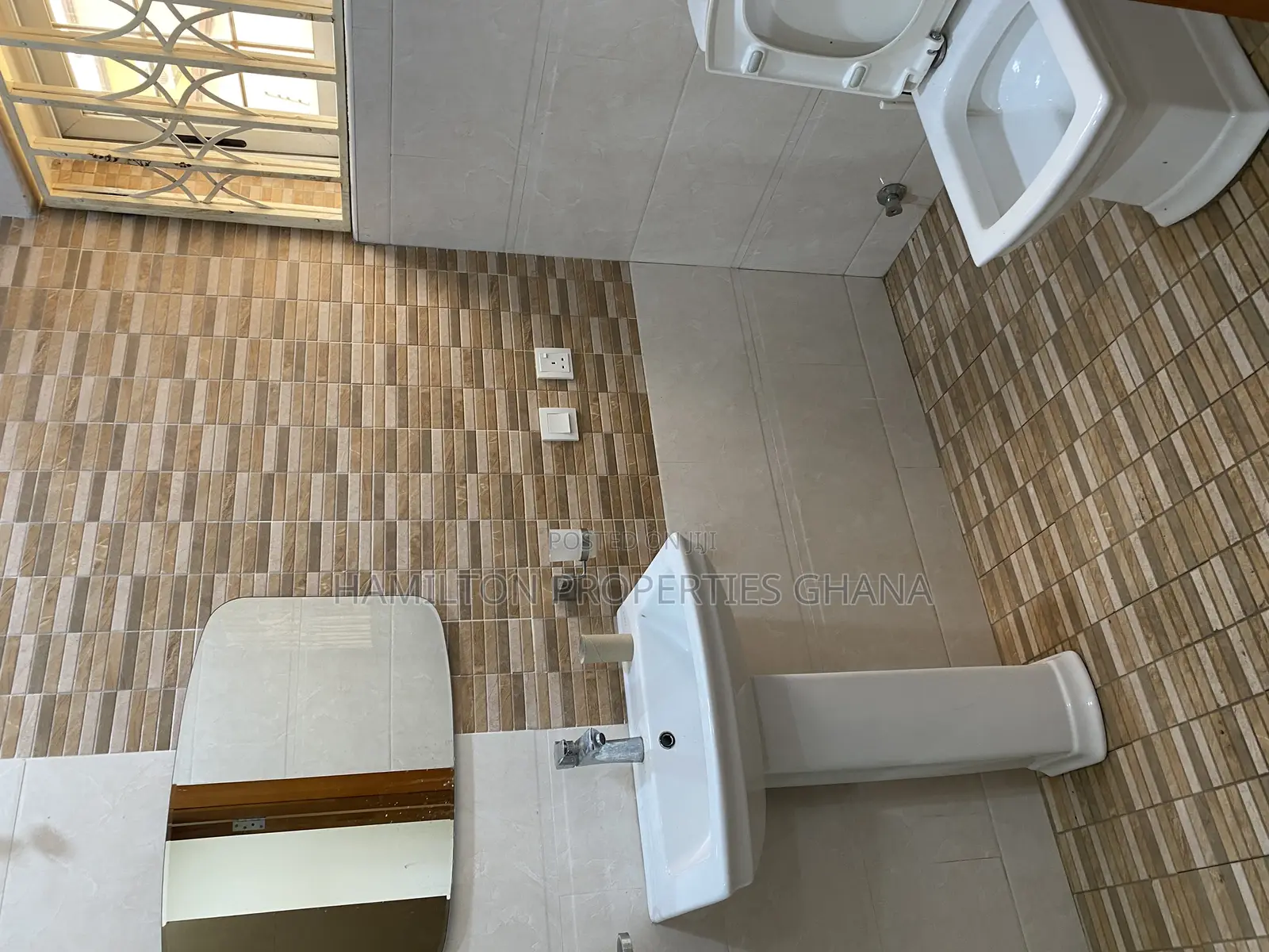 3bdrm Apartment in French School, East Legon for rent