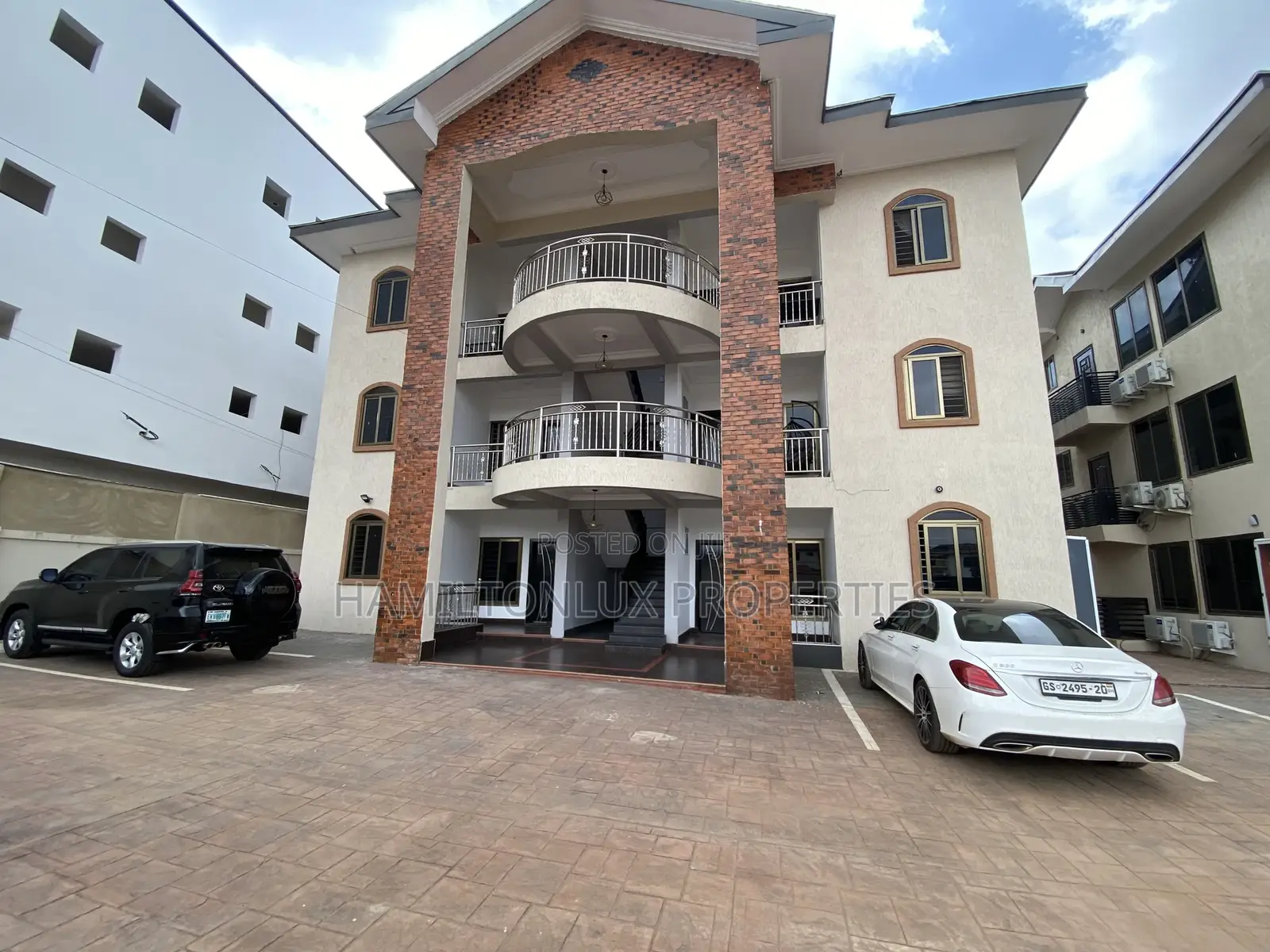 3bdrm Apartment in Lagos Avenue, East Legon for rent
