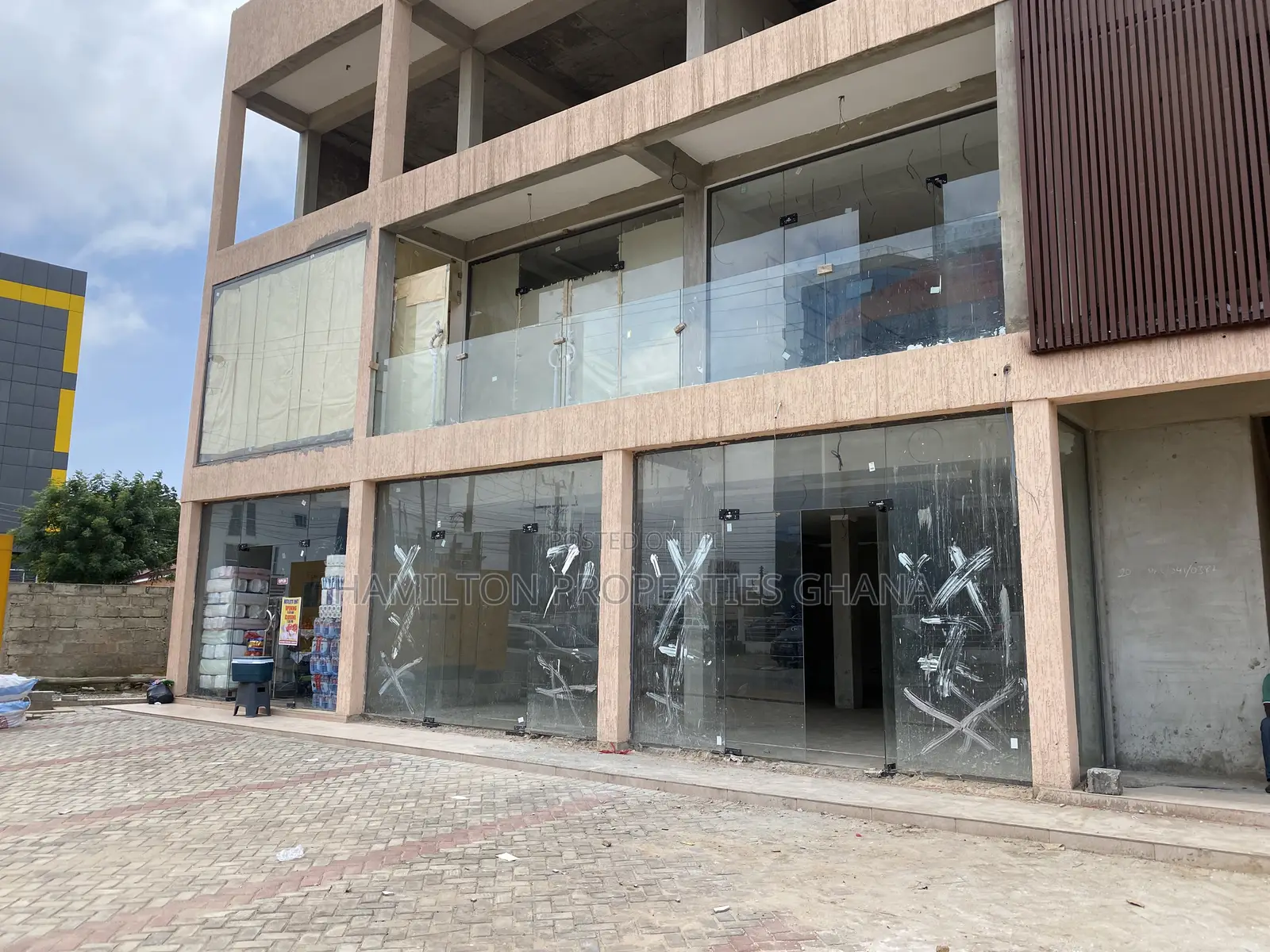 Busy Shops for Rent East Legon 5th Square
