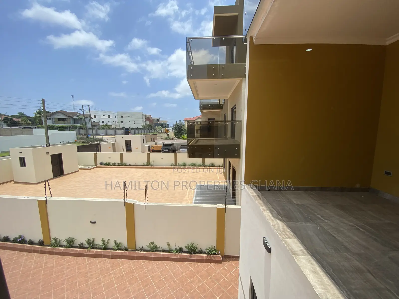 5bdrm Mansion in East Legon Bvld 4 for rent