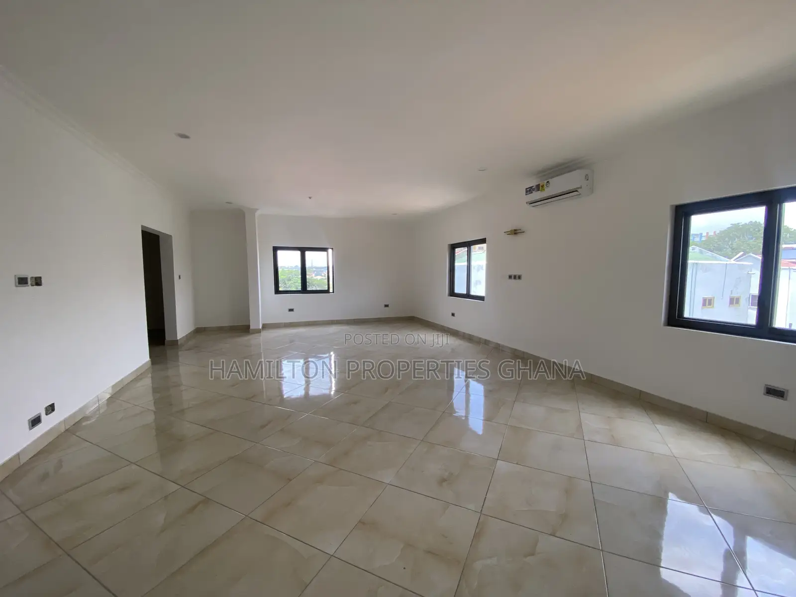5bdrm Mansion in East Legon Bvld 4 for rent