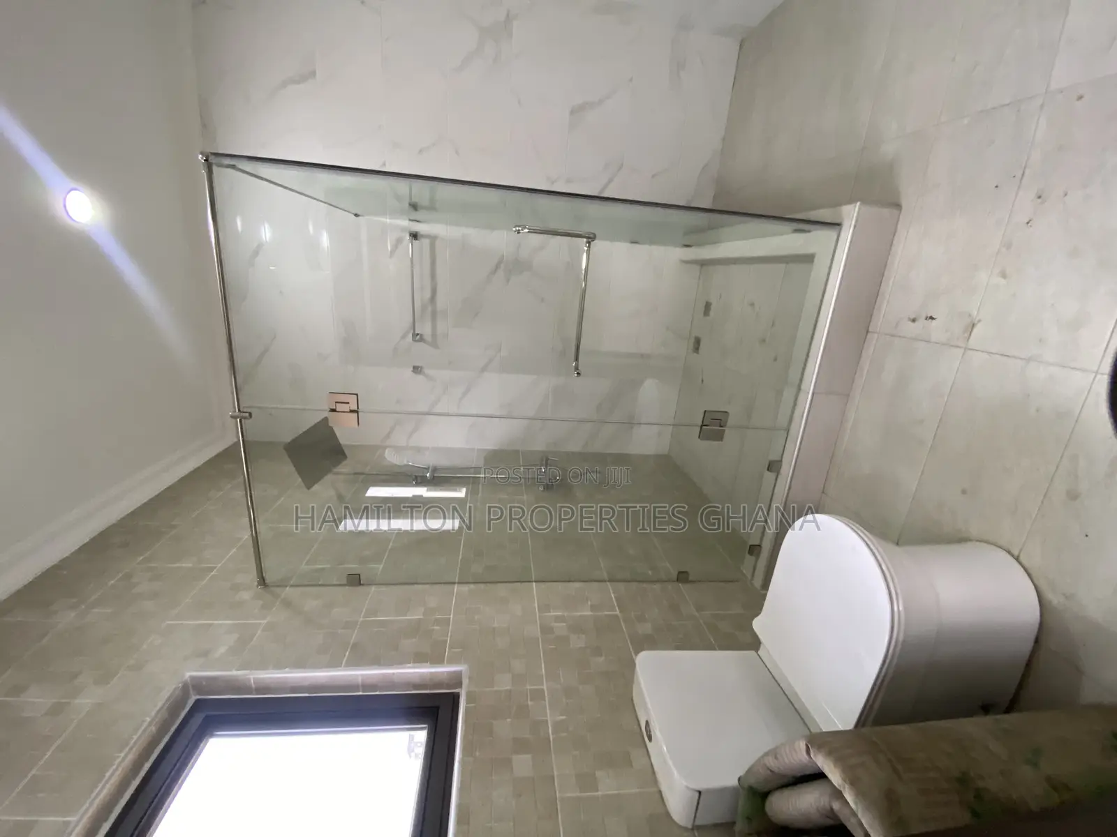 5bdrm Mansion in East Legon Bvld 4 for rent