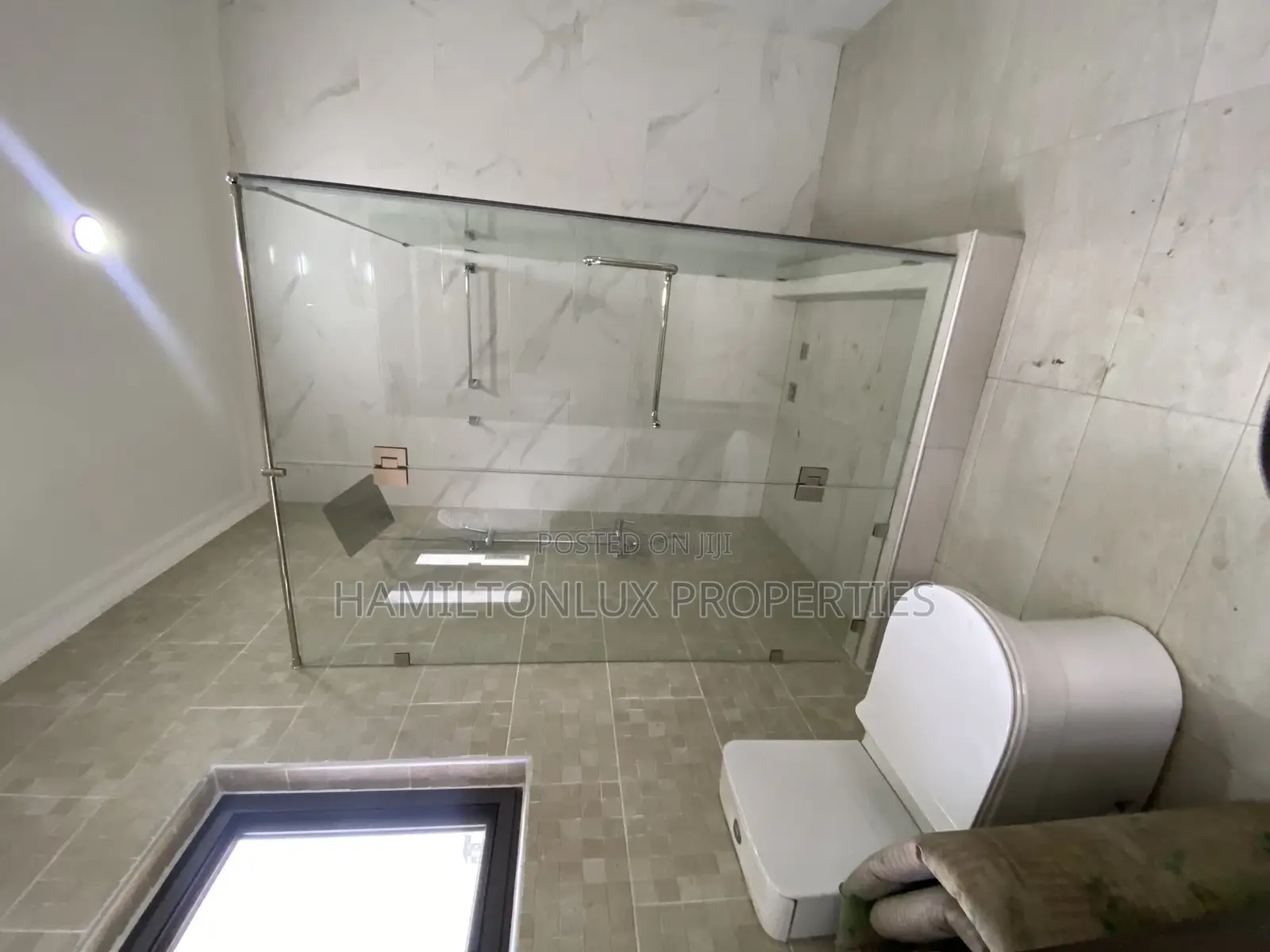 5bdrm Mansion in East Legon Bvld 4 for rent