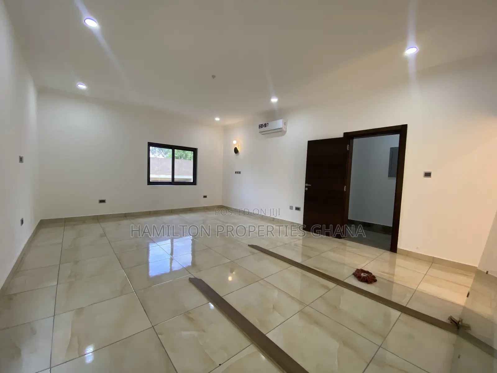 5bdrm Mansion in East Legon Bvld 4 for rent