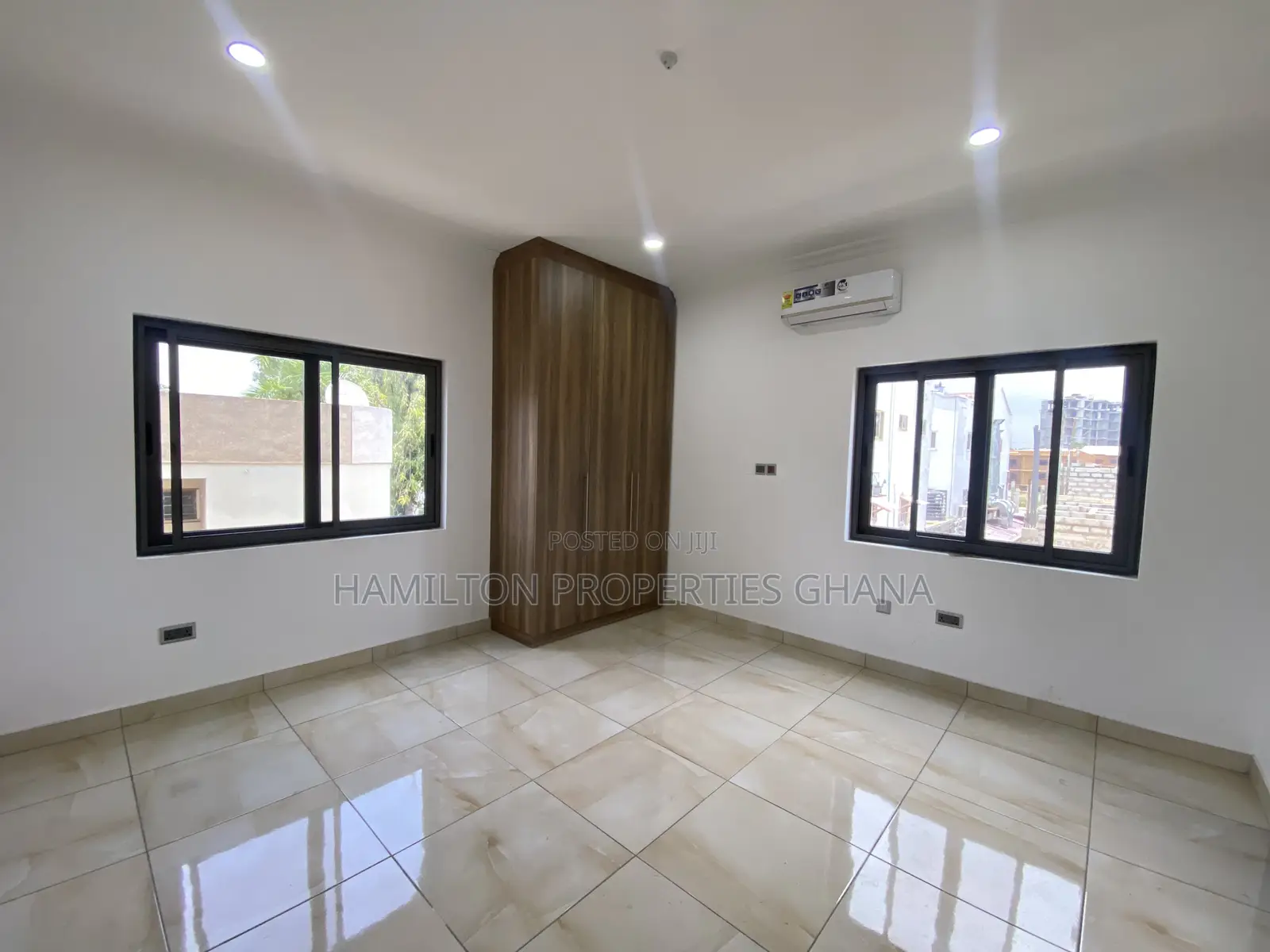 5bdrm Mansion in East Legon Bvld 4 for rent