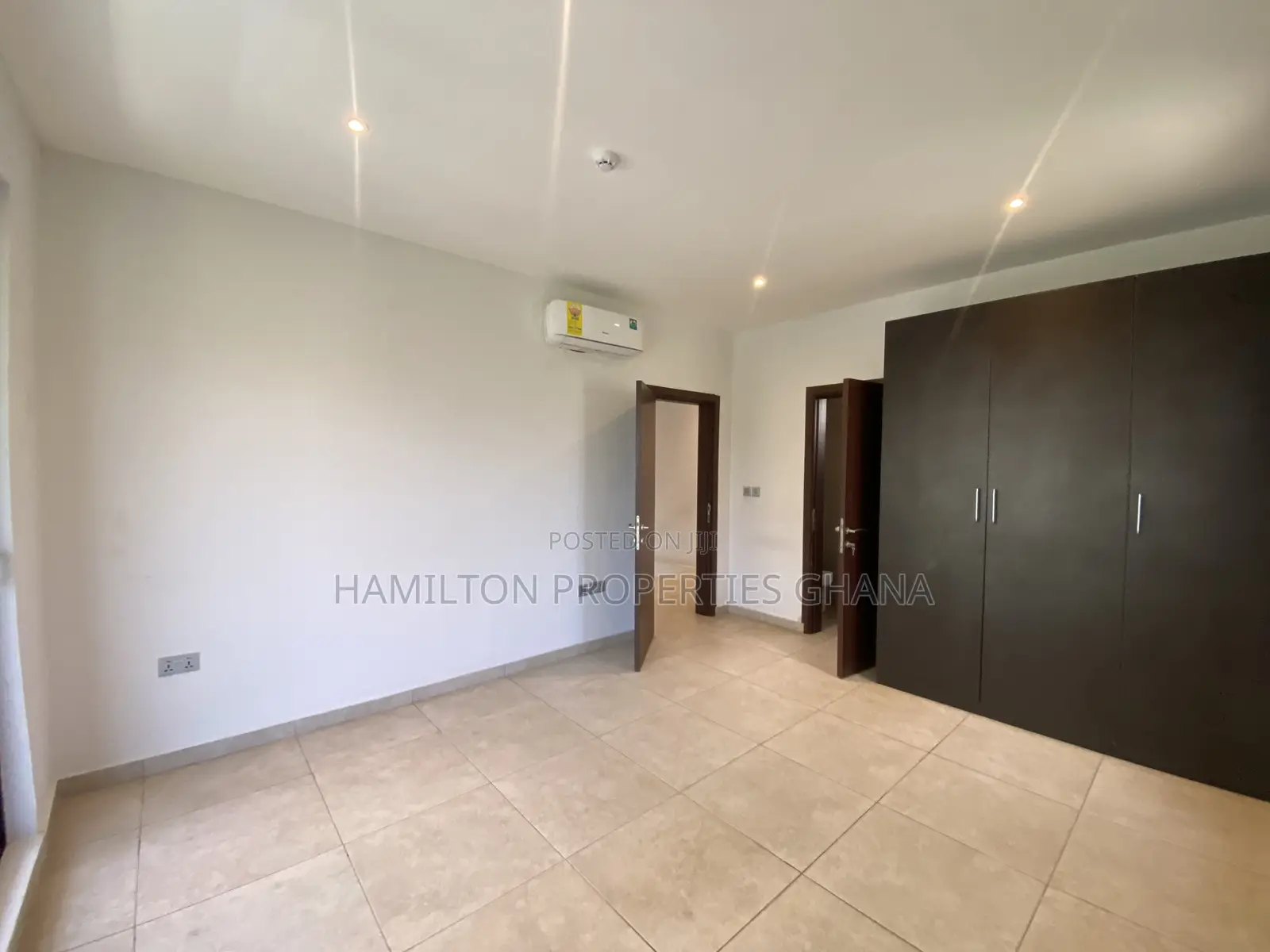 3bdrm Townhouse / Terrace in Lagos Avenue, East Legon for rent