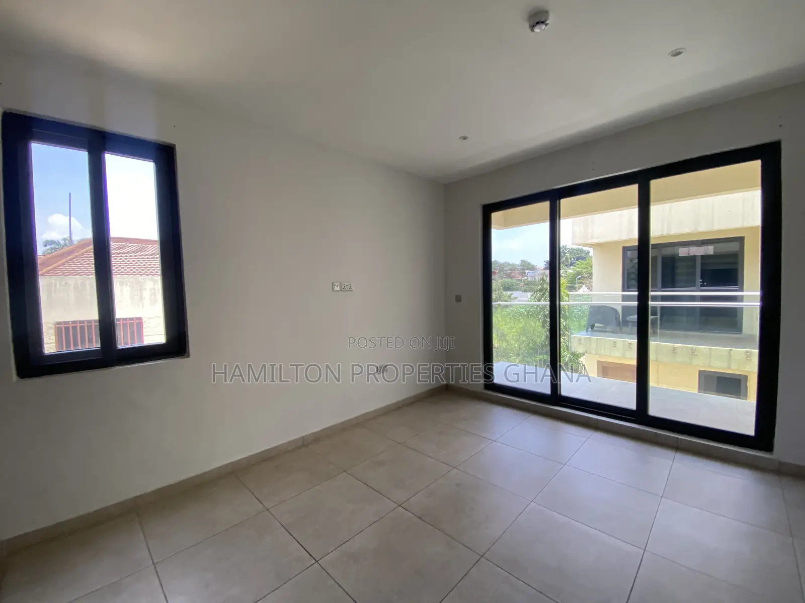 3bdrm Townhouse / Terrace in Lagos Avenue, East Legon for rent