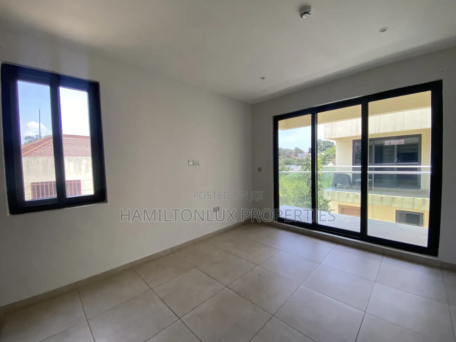 3bdrm Townhouse / Terrace in Lagos Avenue, East Legon for rent
