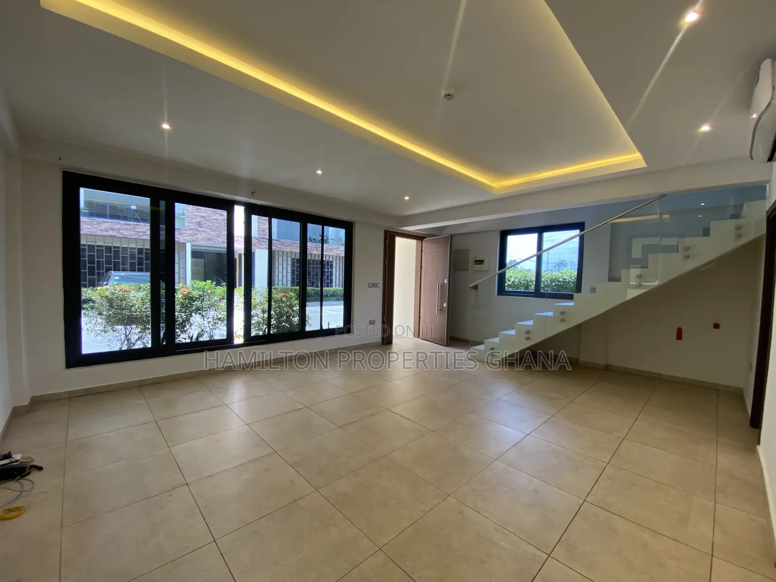 3bdrm Townhouse / Terrace in Lagos Avenue, East Legon for rent
