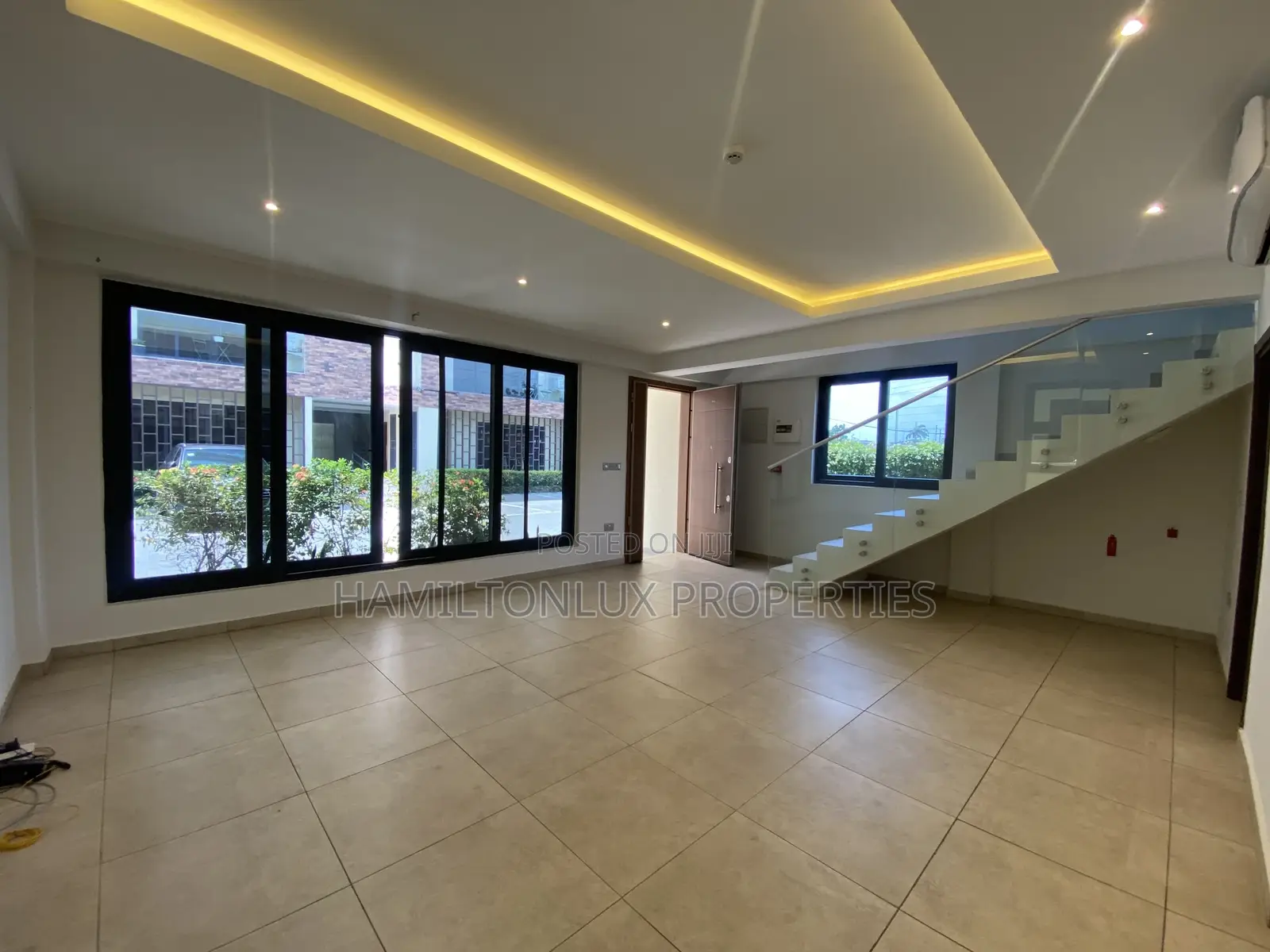 3bdrm Townhouse / Terrace in Lagos Avenue, East Legon for rent