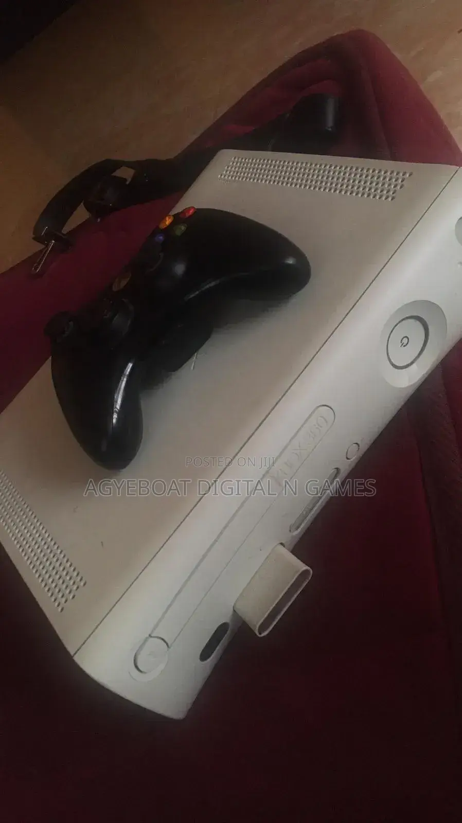 Xbox 360 S With 1 Controllers