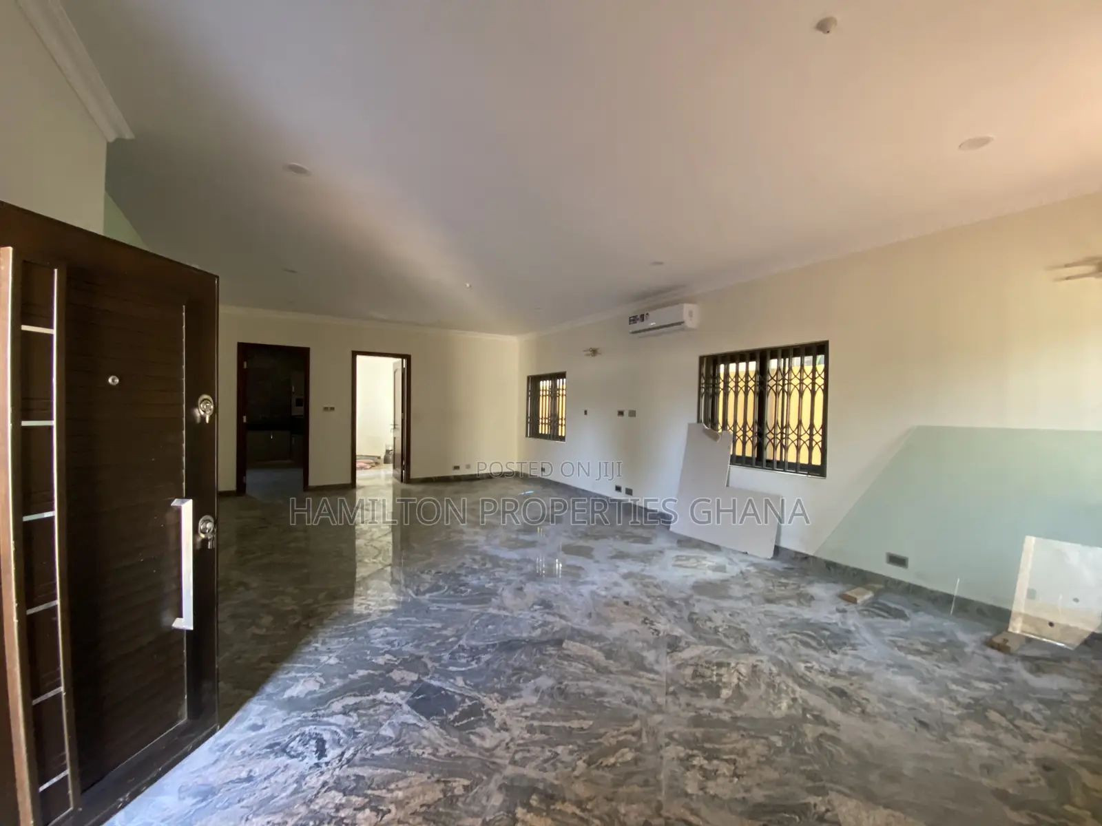 5bdrm Mansion in East Legon, Boundary Road Area for rent