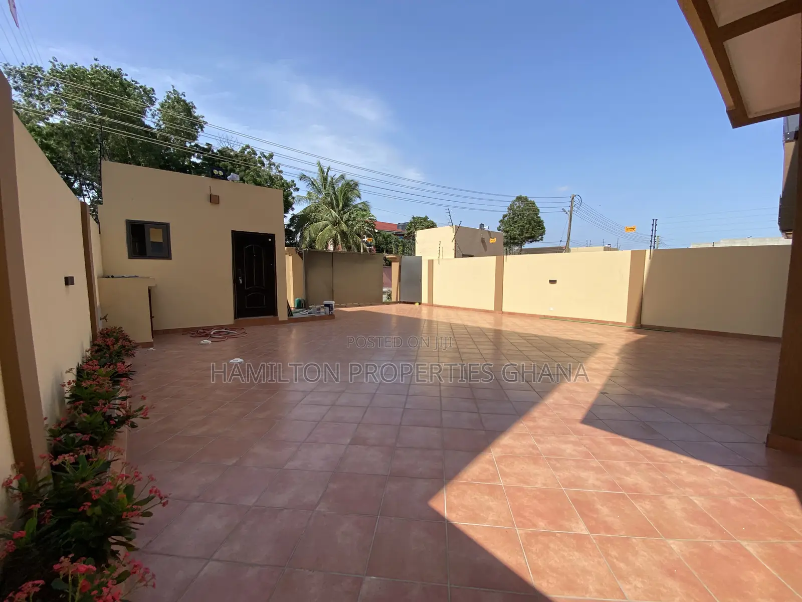 5bdrm Mansion in East Legon, Boundary Road Area for rent