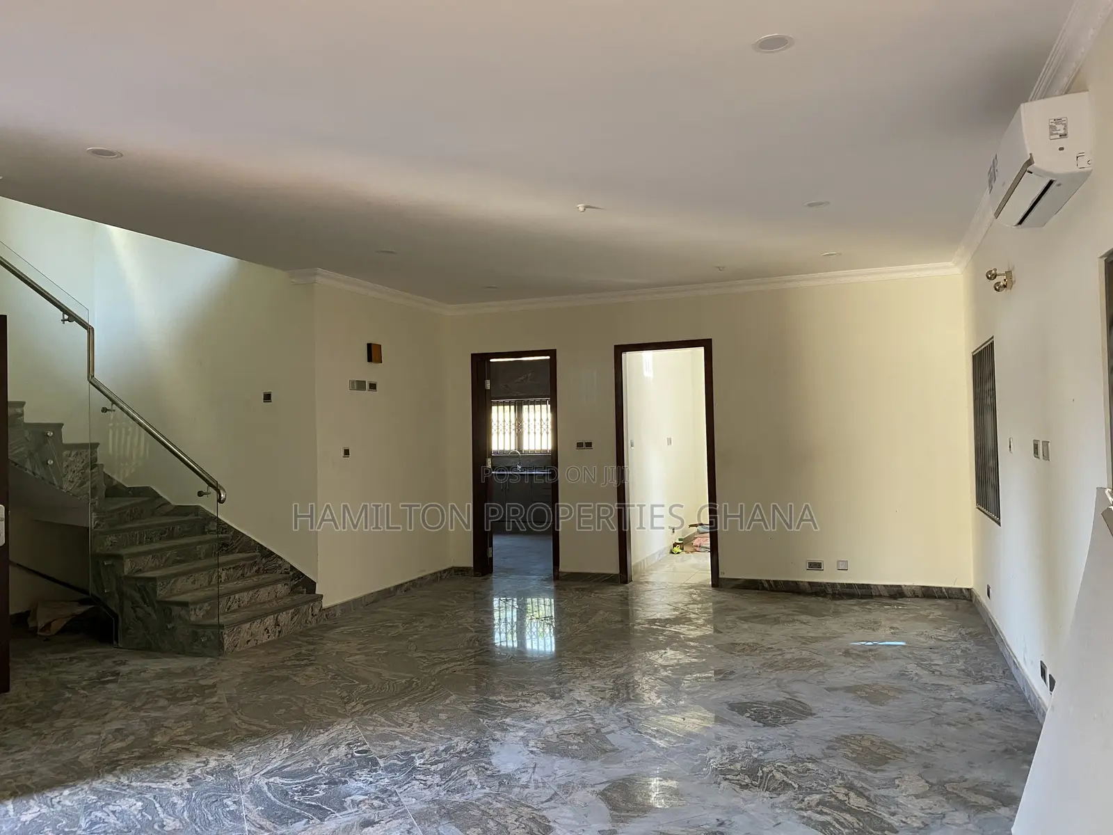5bdrm Mansion in East Legon, Boundary Road Area for rent