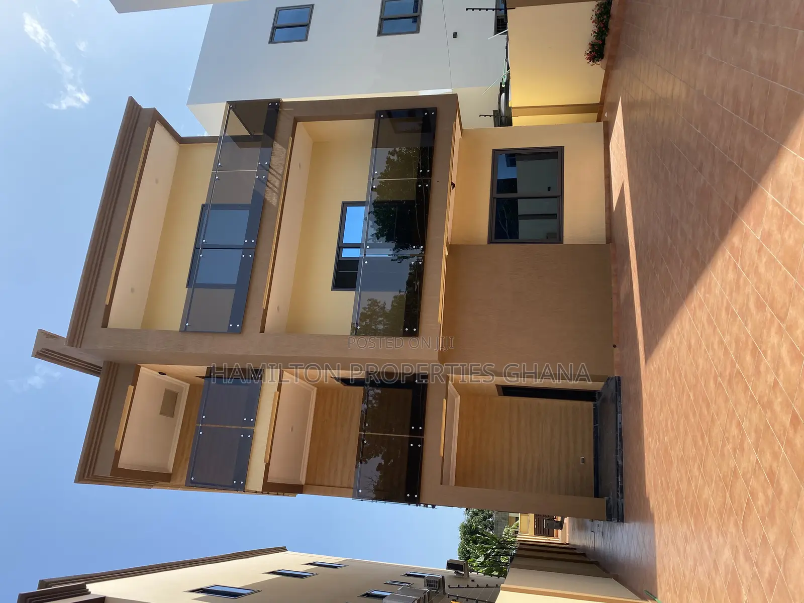 5bdrm Mansion in East Legon, Boundary Road Area for rent