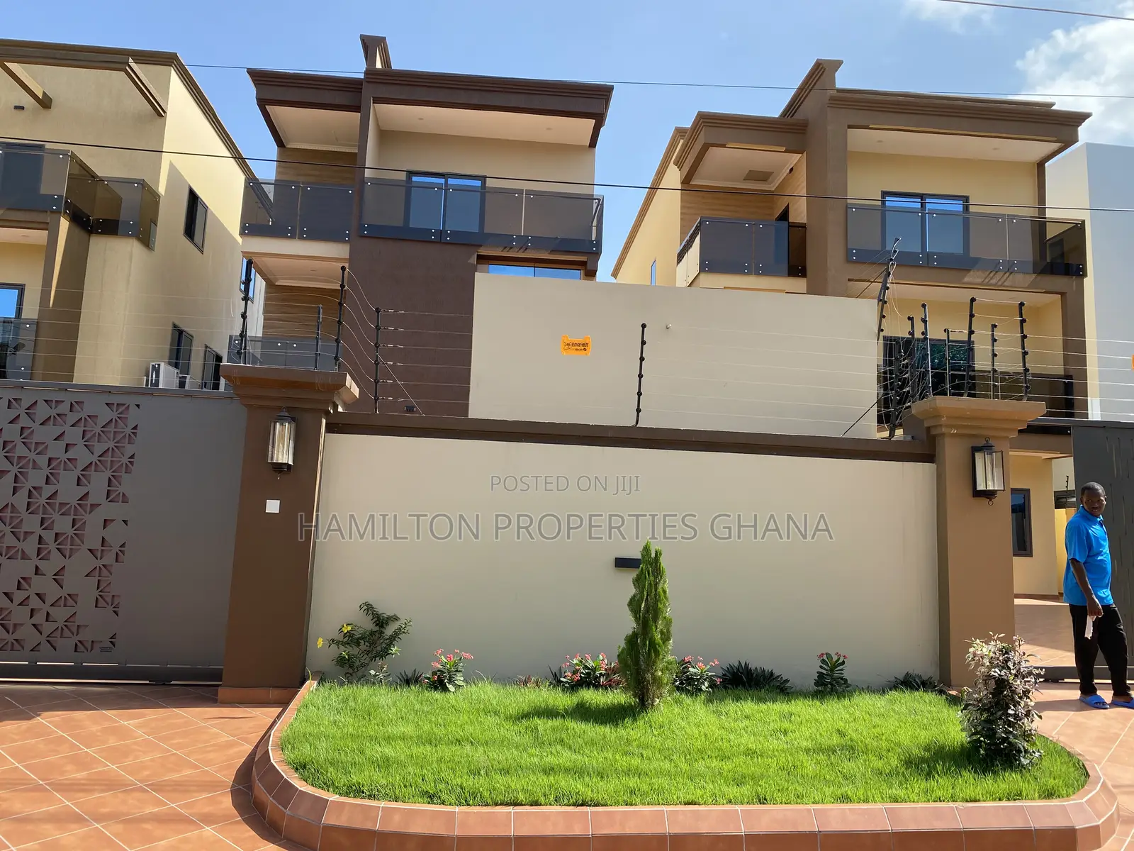 5bdrm Mansion in East Legon, Boundary Road Area for rent