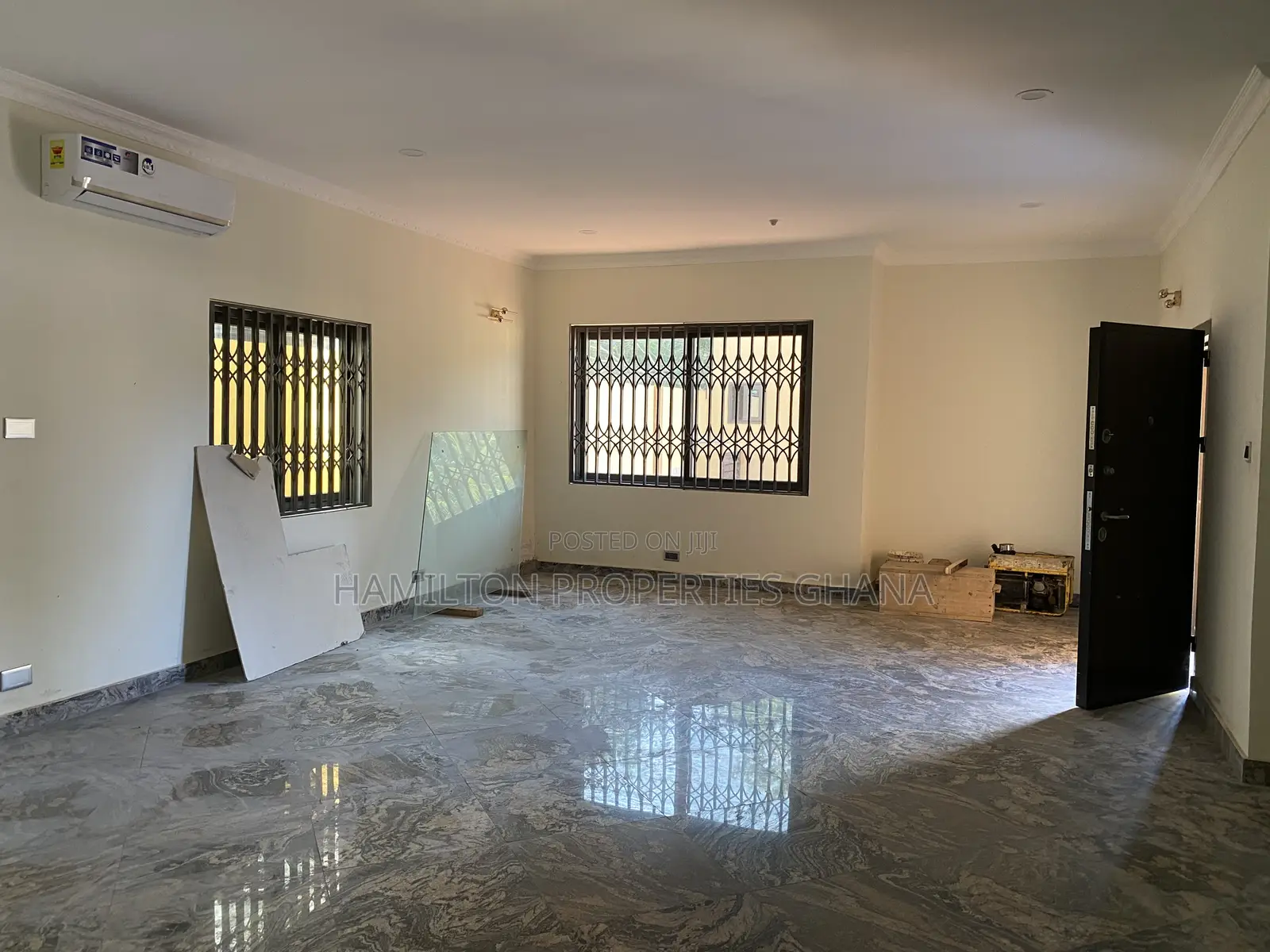 5bdrm Mansion in East Legon, Boundary Road Area for rent