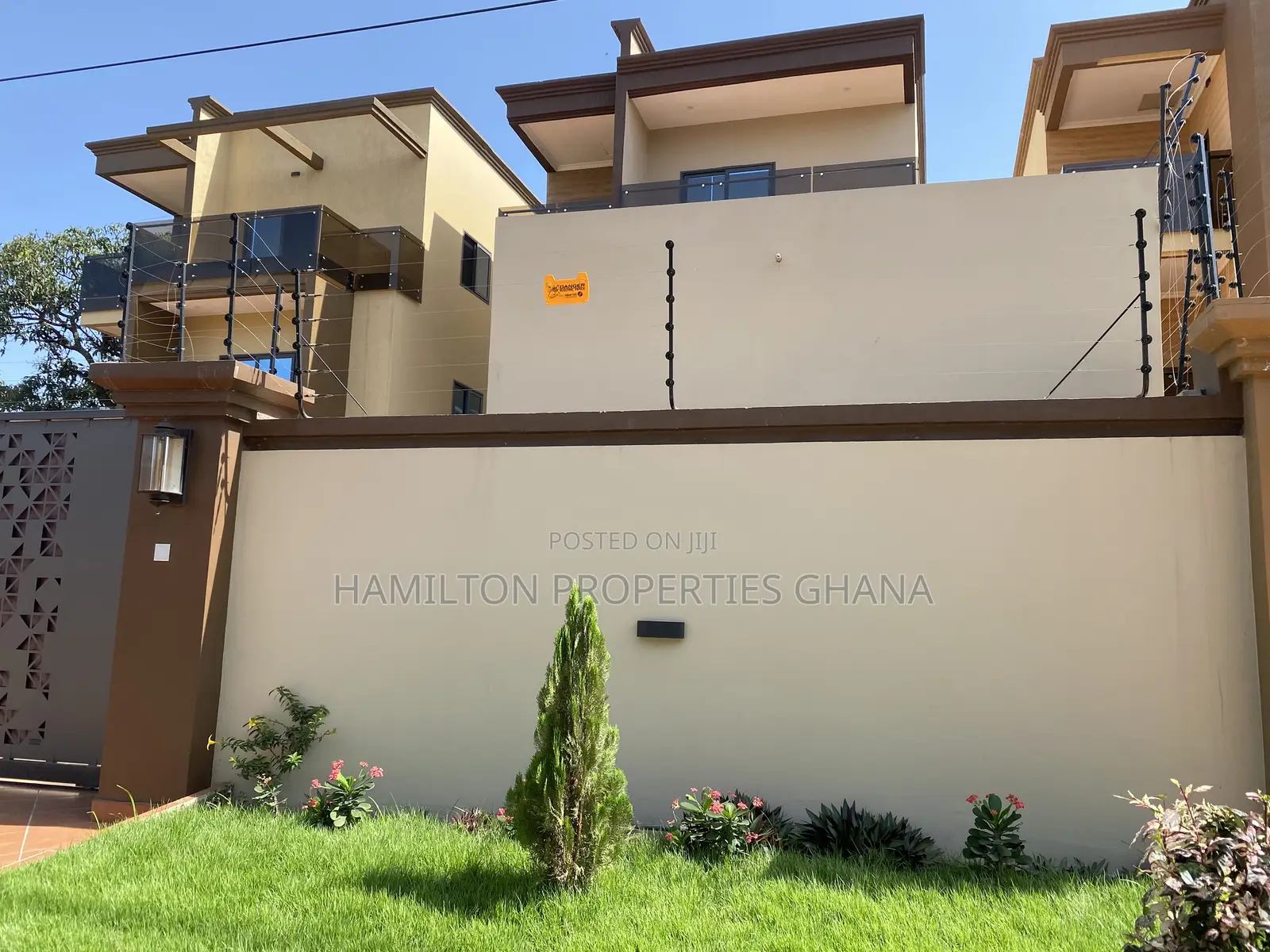 5bdrm Mansion in East Legon, Boundary Road Area for rent