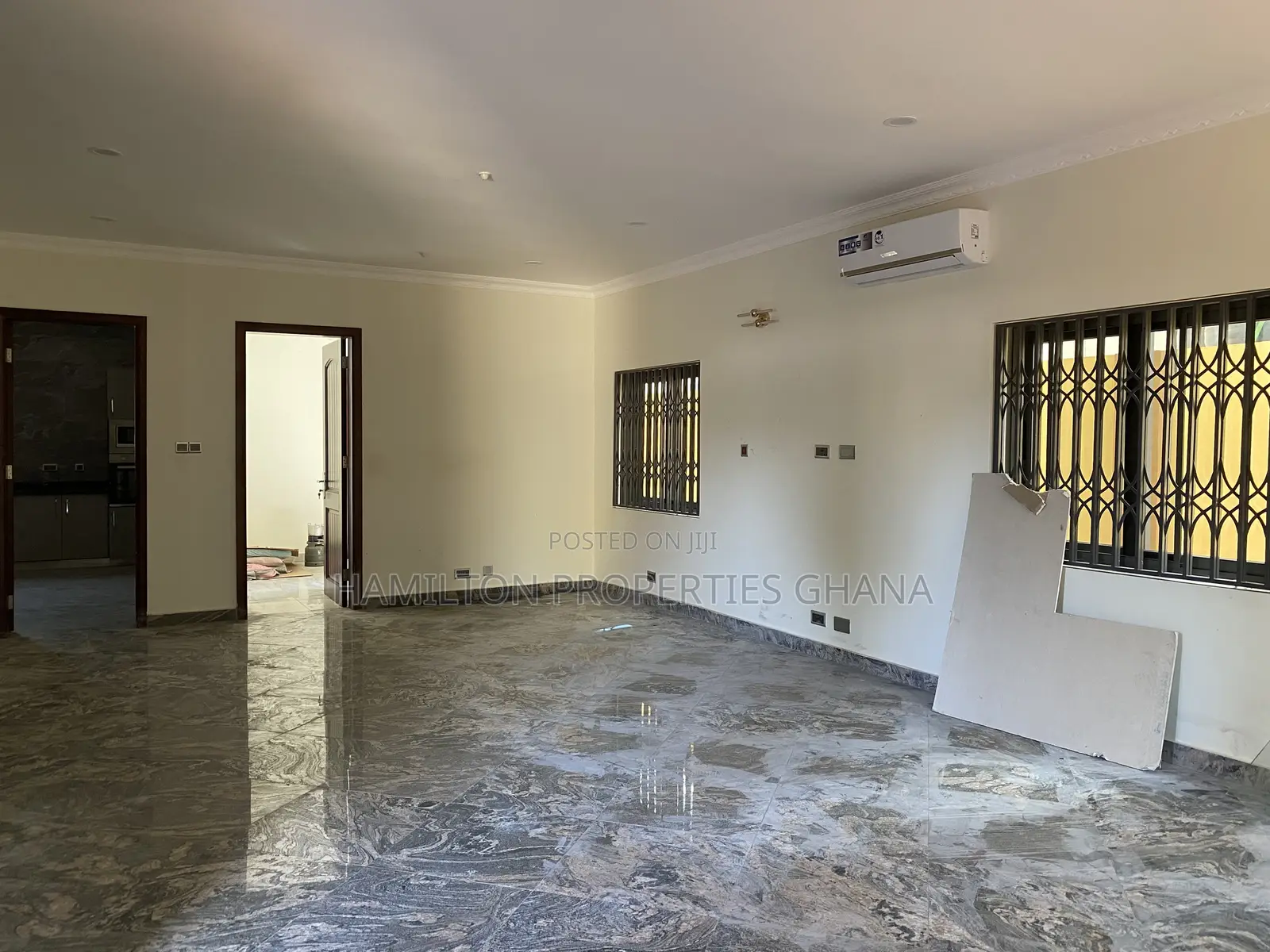 5bdrm Mansion in East Legon, Boundary Road Area for rent