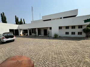 7bdrm House in Abelemkpe, Lincoln School Area for rent
