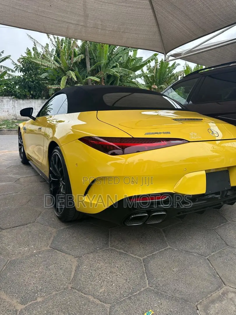 Mercedes-Benz SL-Class 2023 Yellow