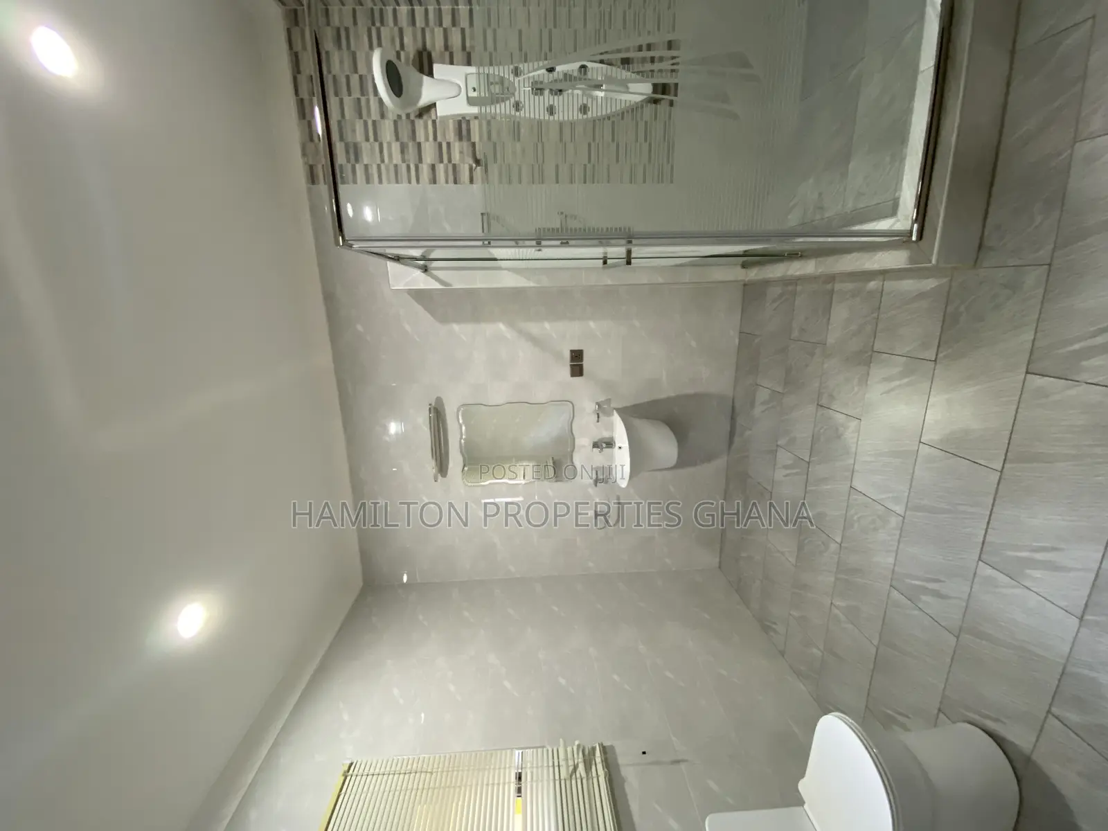Furnished 5bdrm Mansion in Adjiringanor, Adjiriganor for rent