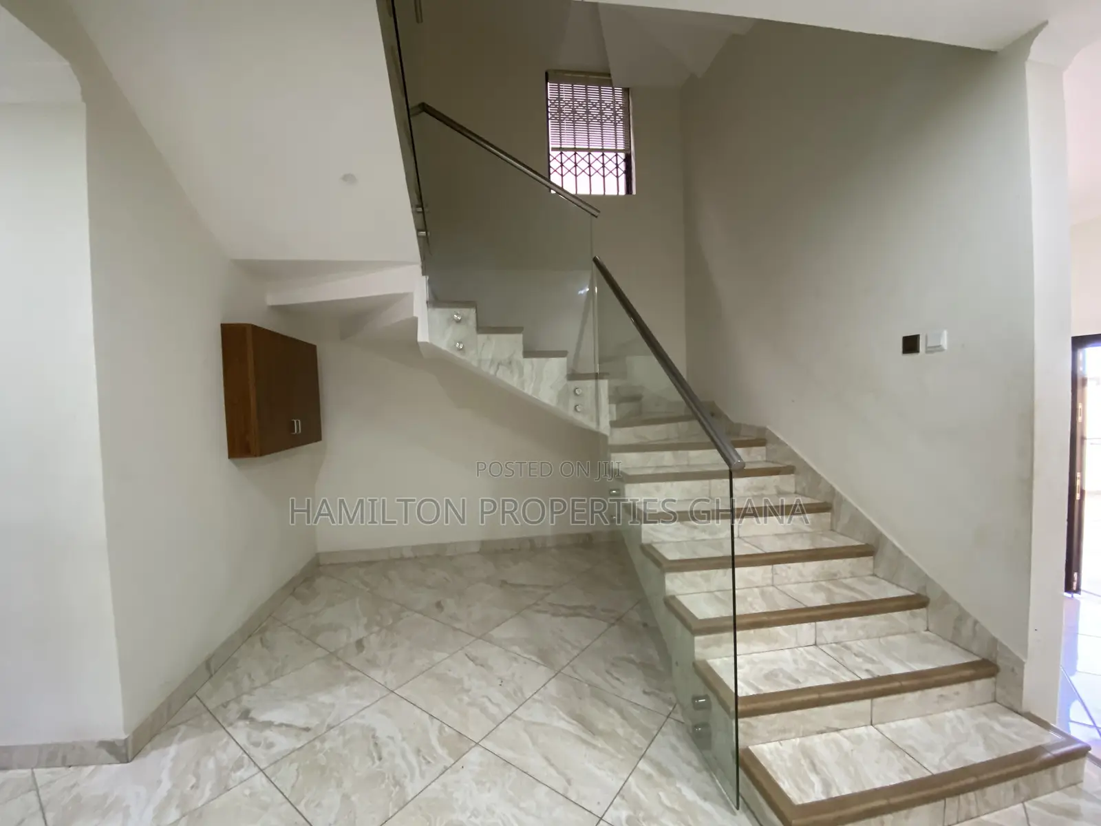 Furnished 5bdrm Mansion in Adjiringanor, Adjiriganor for rent