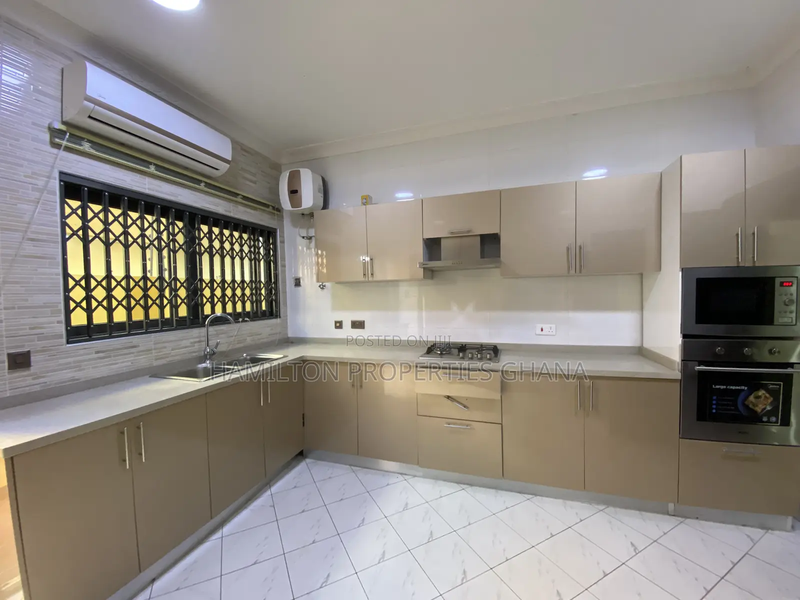 Furnished 5bdrm Mansion in Adjiringanor, Adjiriganor for rent