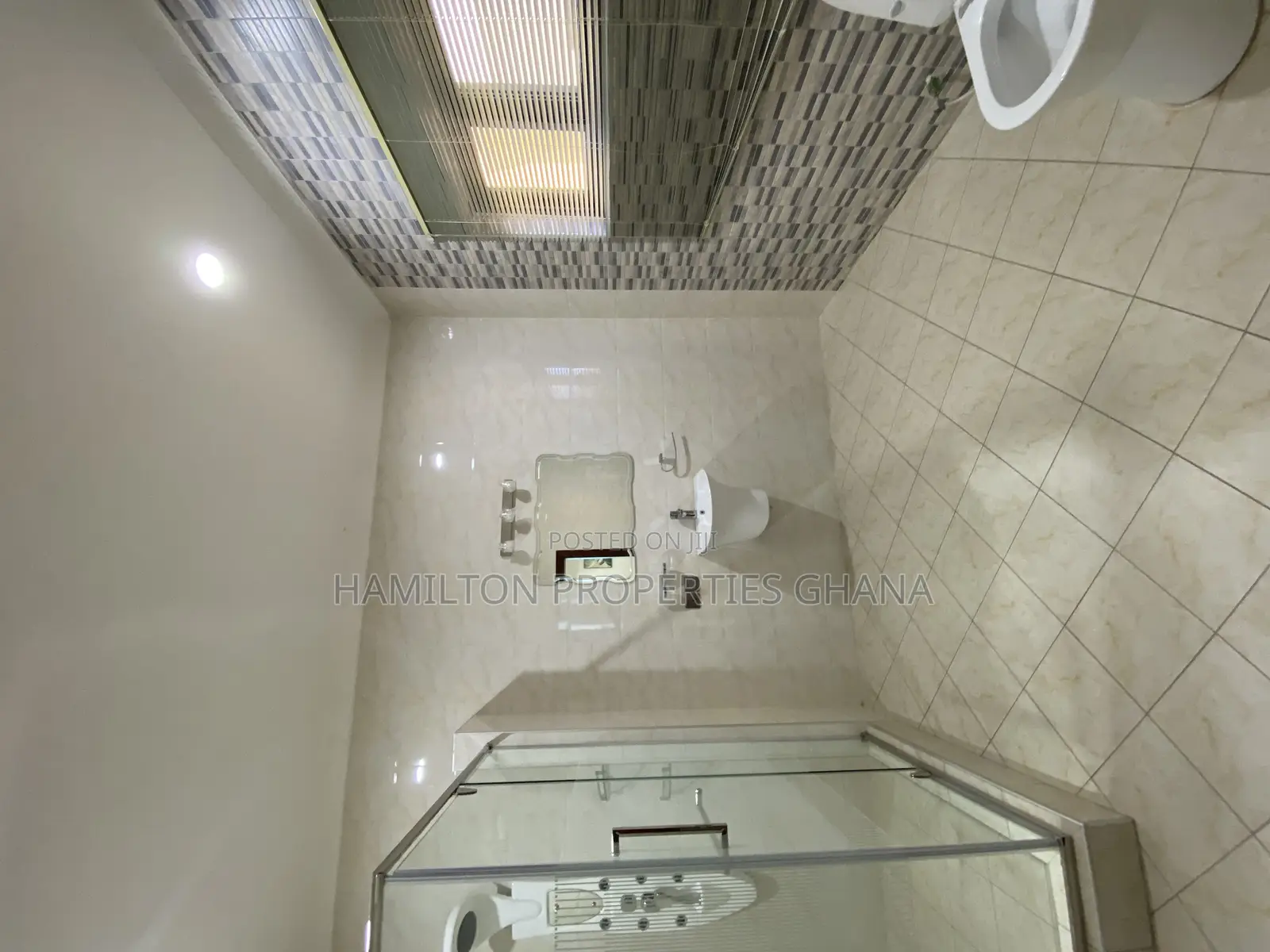 Furnished 5bdrm Mansion in East Legon, A&C Mall Area for rent