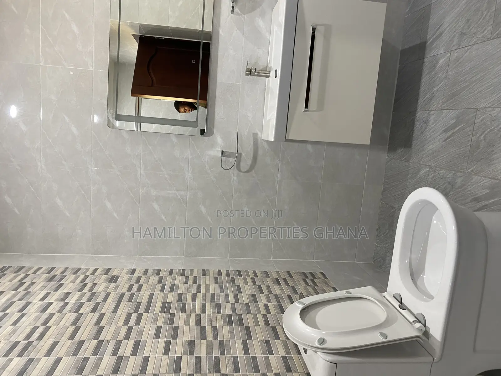Furnished 5bdrm Mansion in East Legon, A&C Mall Area for rent