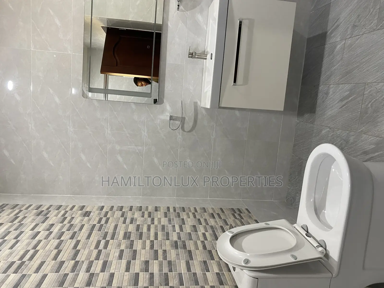 Furnished 5bdrm Mansion in East Legon, A&C Mall Area for rent