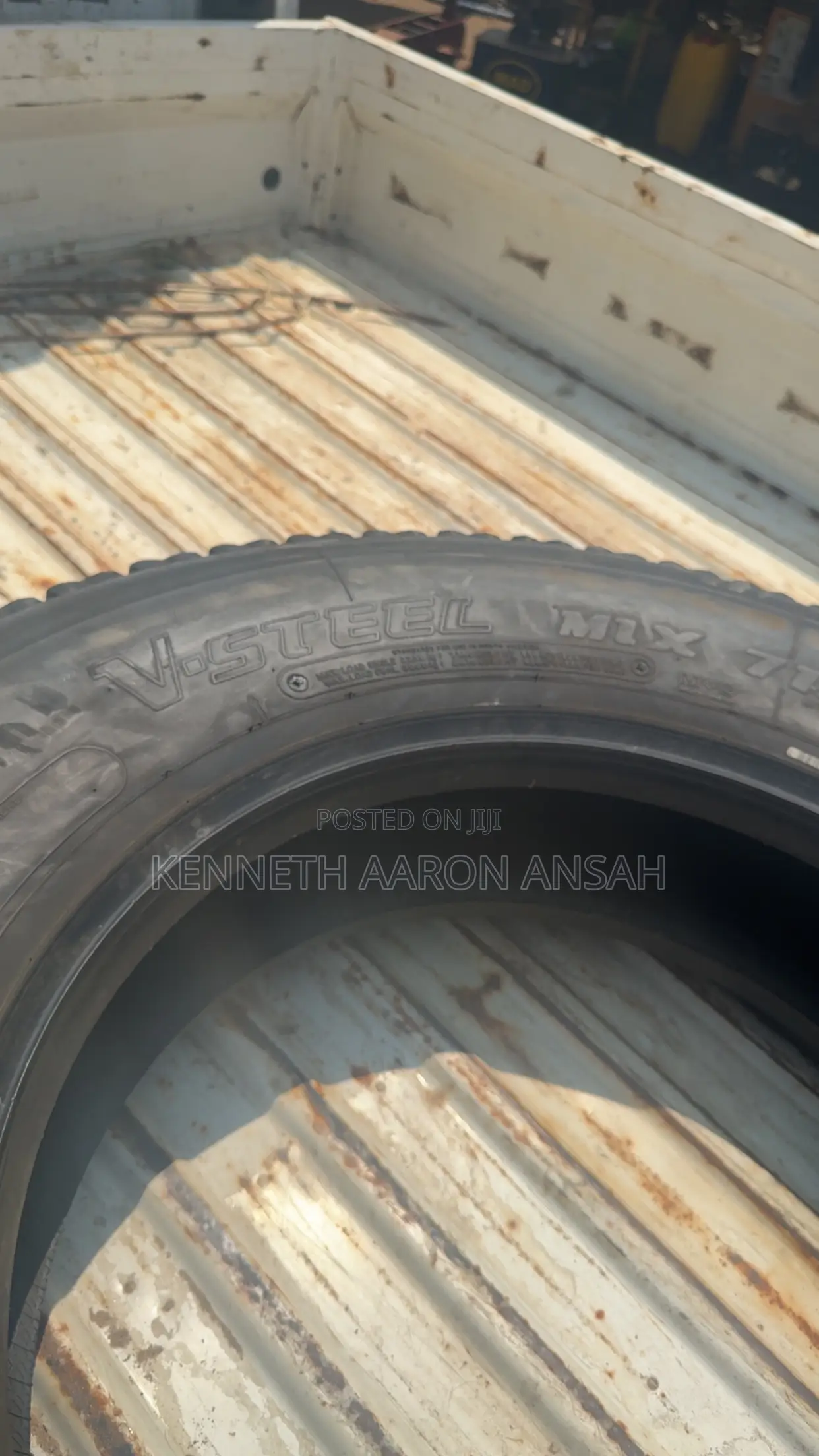 Car Tyre 275/80 R 22.5