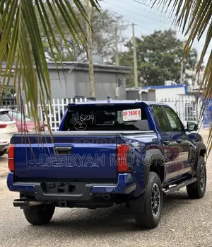 Toyota Tacoma SR5 Double Cab 6' Bed AT 2024 Blue