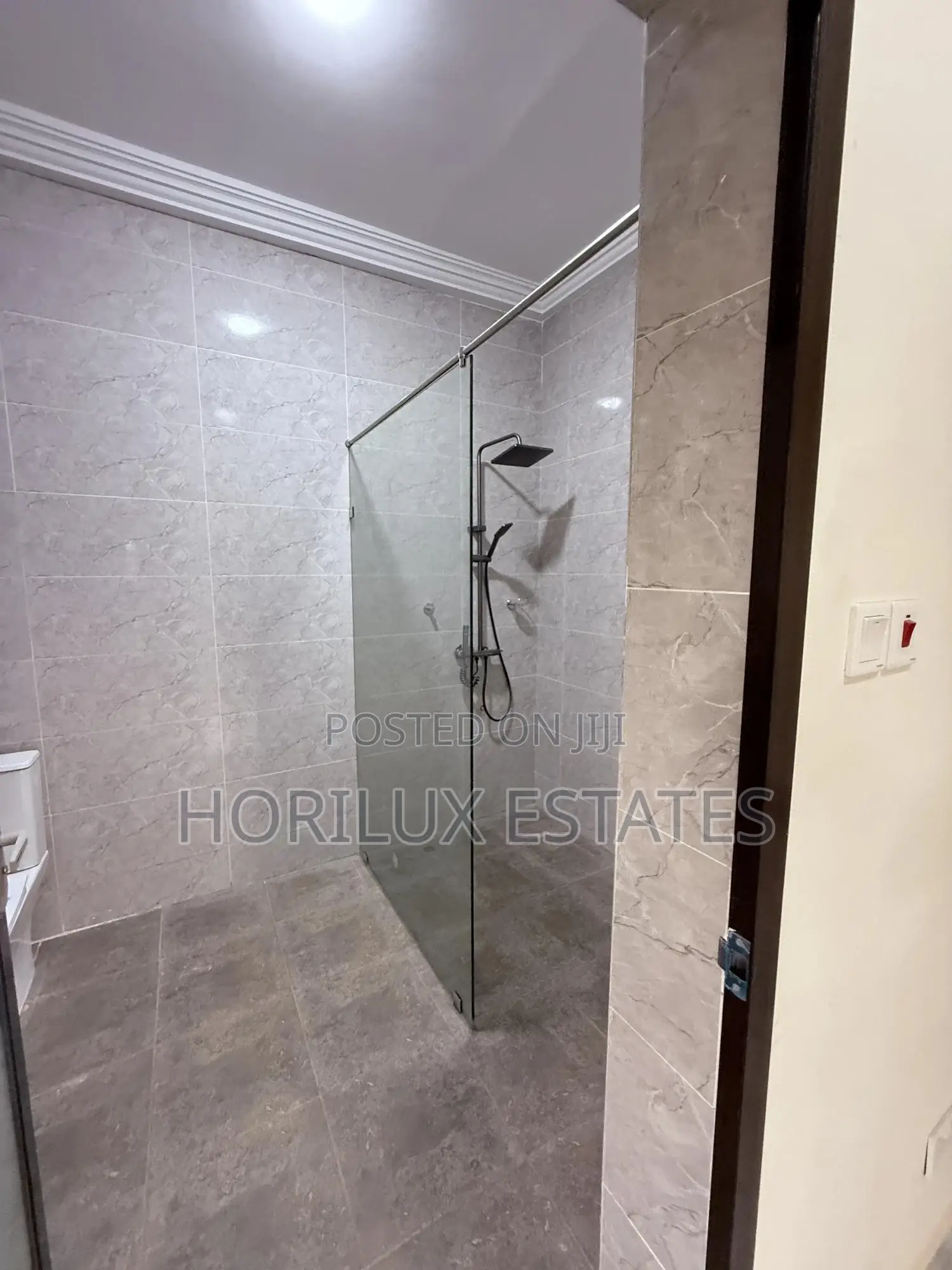 4bdrm Duplex in Kwabenya for sale